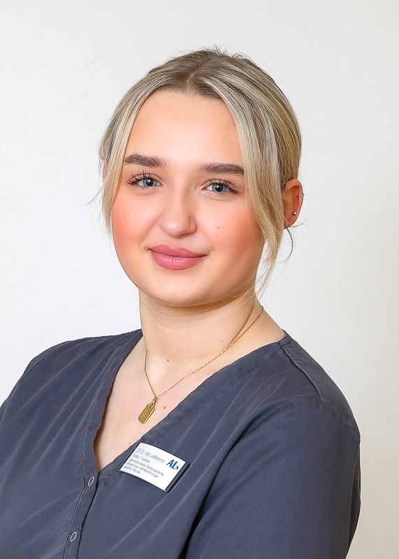 Rieke bei Dr. Antje Lindhammer Zahnärztin Berlin Rieke bei Dr. Antje Lindhammer Zahnärztin Berlin